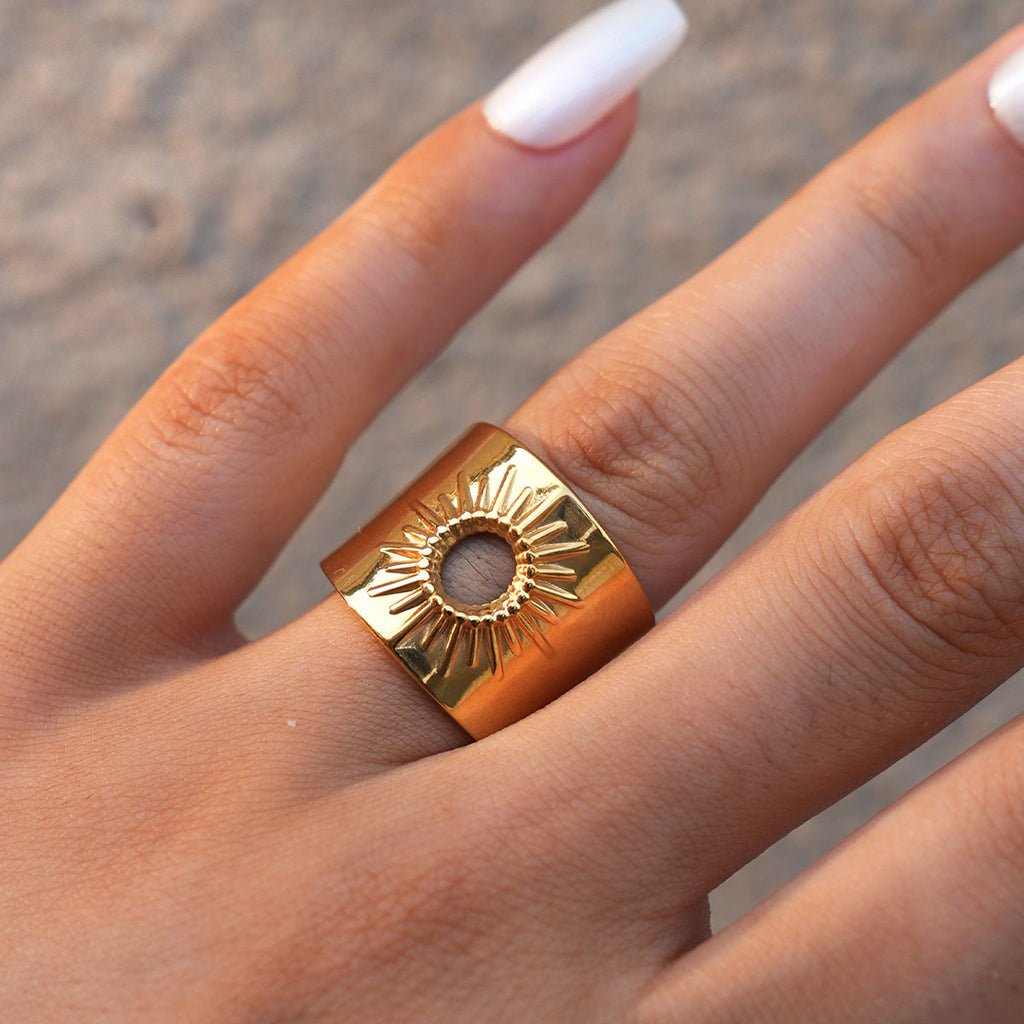Retro Stainless Steel Hollow-Out Sun Ring