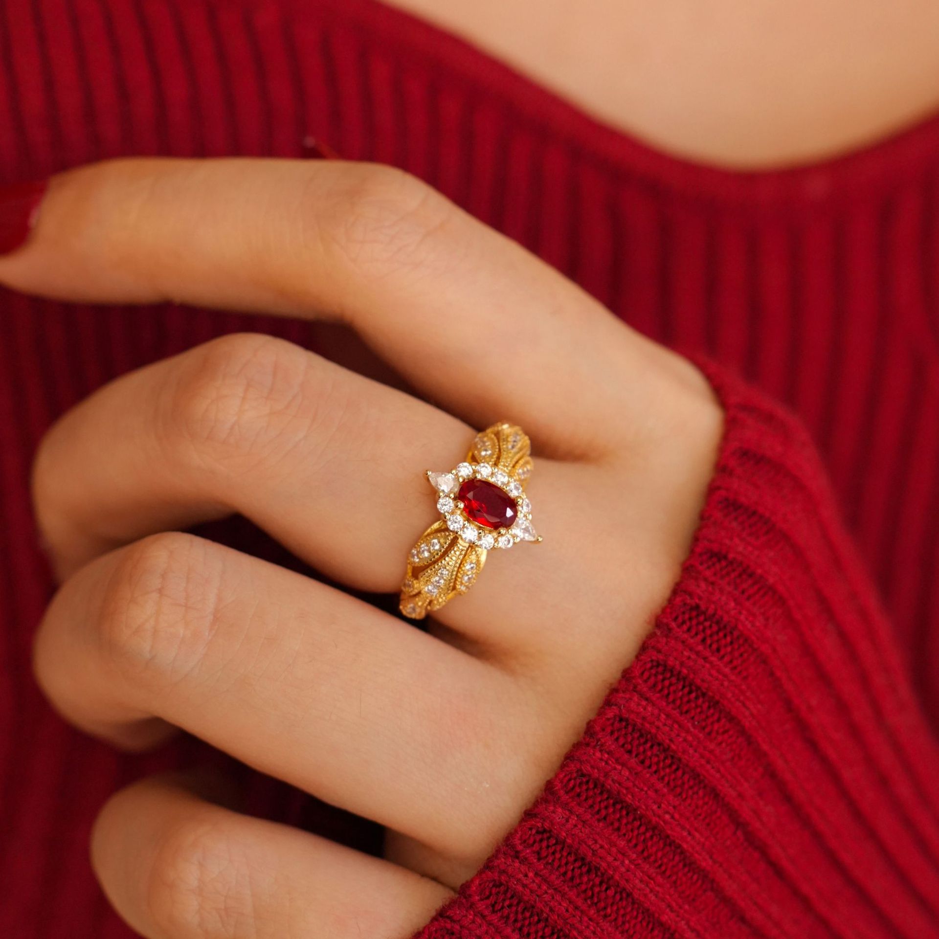 High-end Gemstone Vintage Design Ring