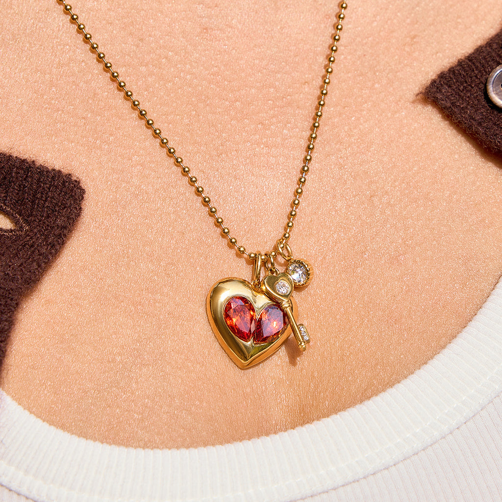 Luxury Titanium Steel Necklace With A Heart-shaped Zircon Charm