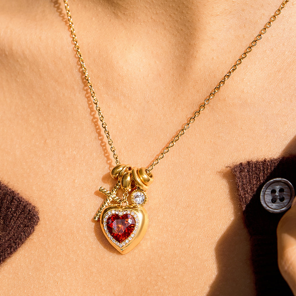 Luxury Titanium Steel Necklace With A Heart-shaped Zircon Charm