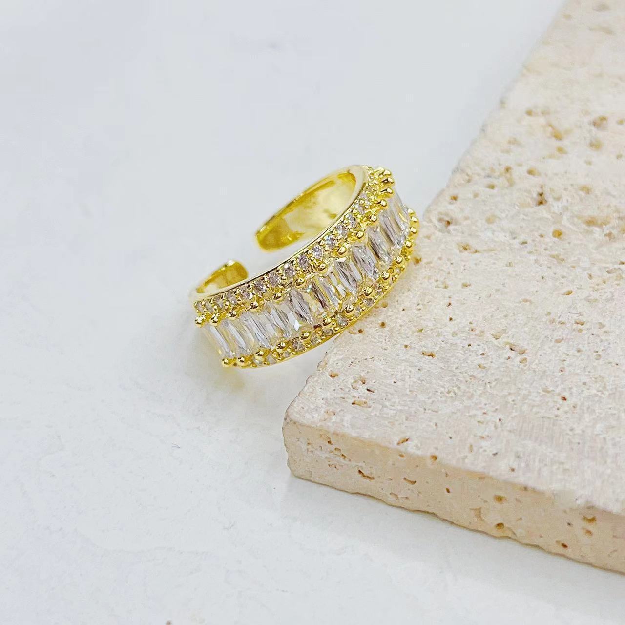 Simple Luxe Shimmering Clear Zircon Ring