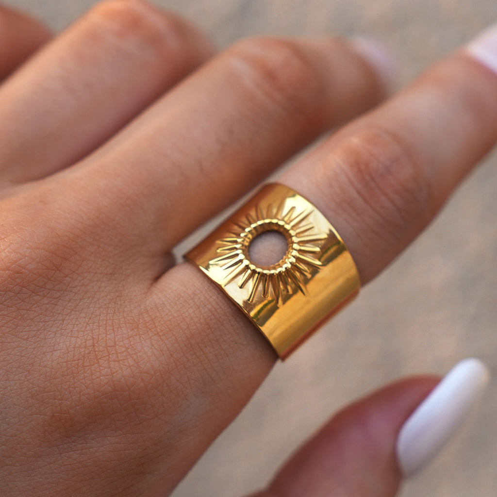 Retro Stainless Steel Hollow-Out Sun Ring