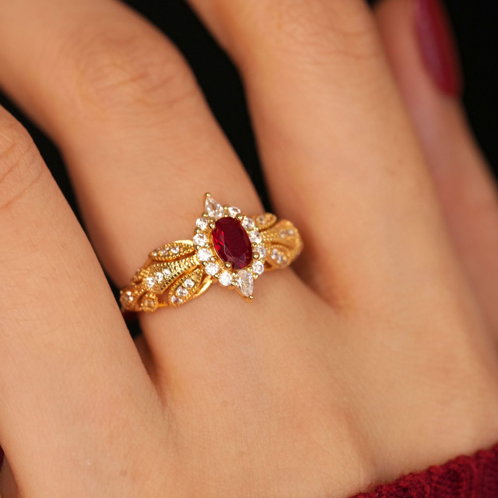 High-end Gemstone Vintage Design Ring